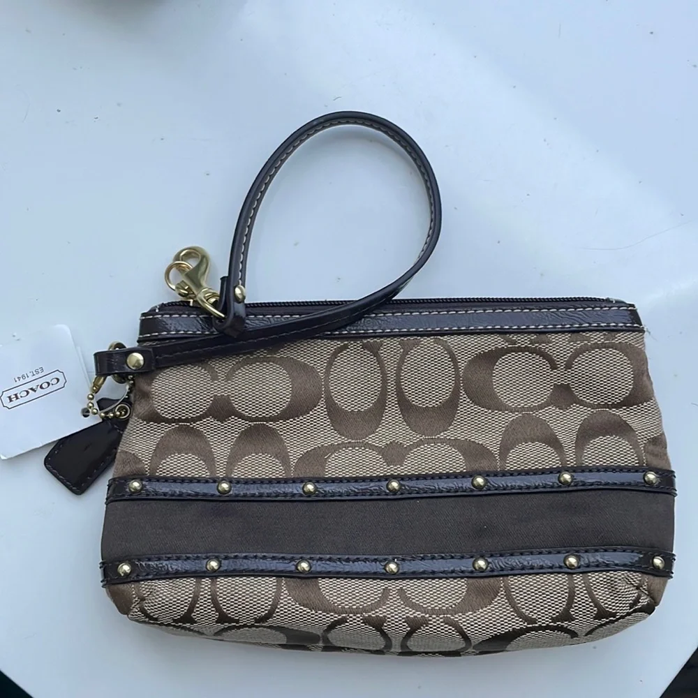 COACH Wristlet. Brand new, Never used - Picture 1 of 2